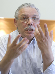 العلايلي