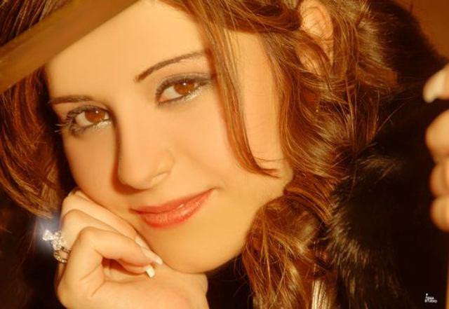 العروس نور غالب عياش
