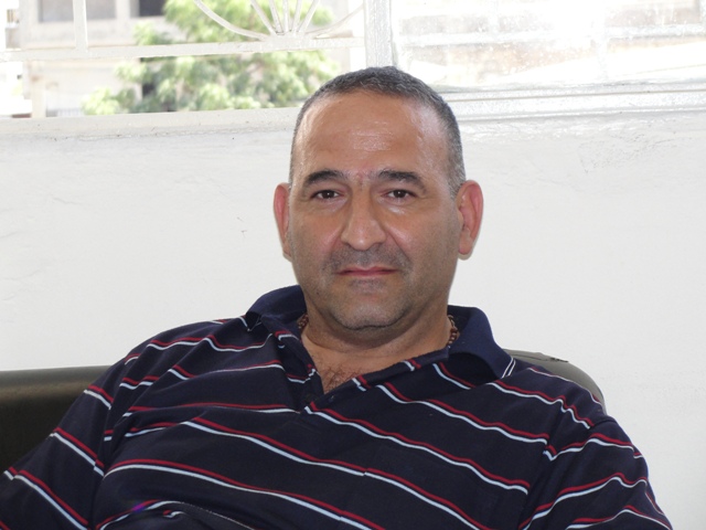 والدها \