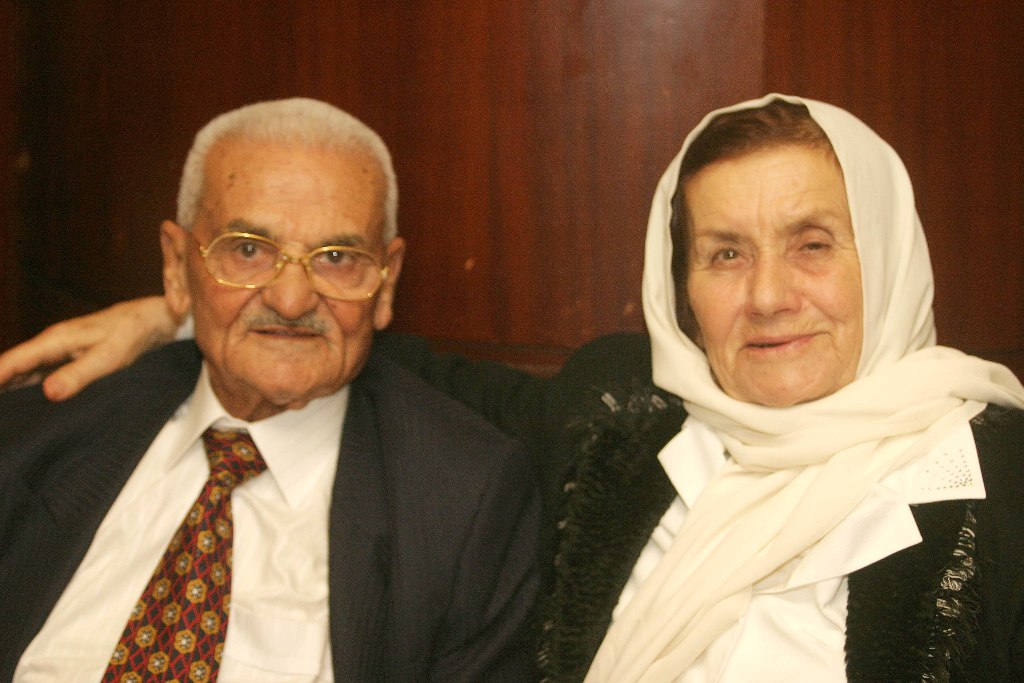 المرحوم أبو غالب يوسف السيد علي والحاجة أم غالب