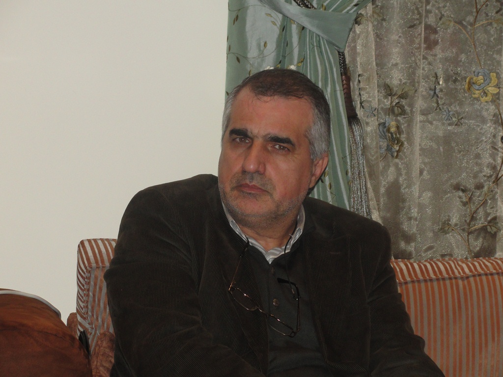 الأستاذ أحمد حسان