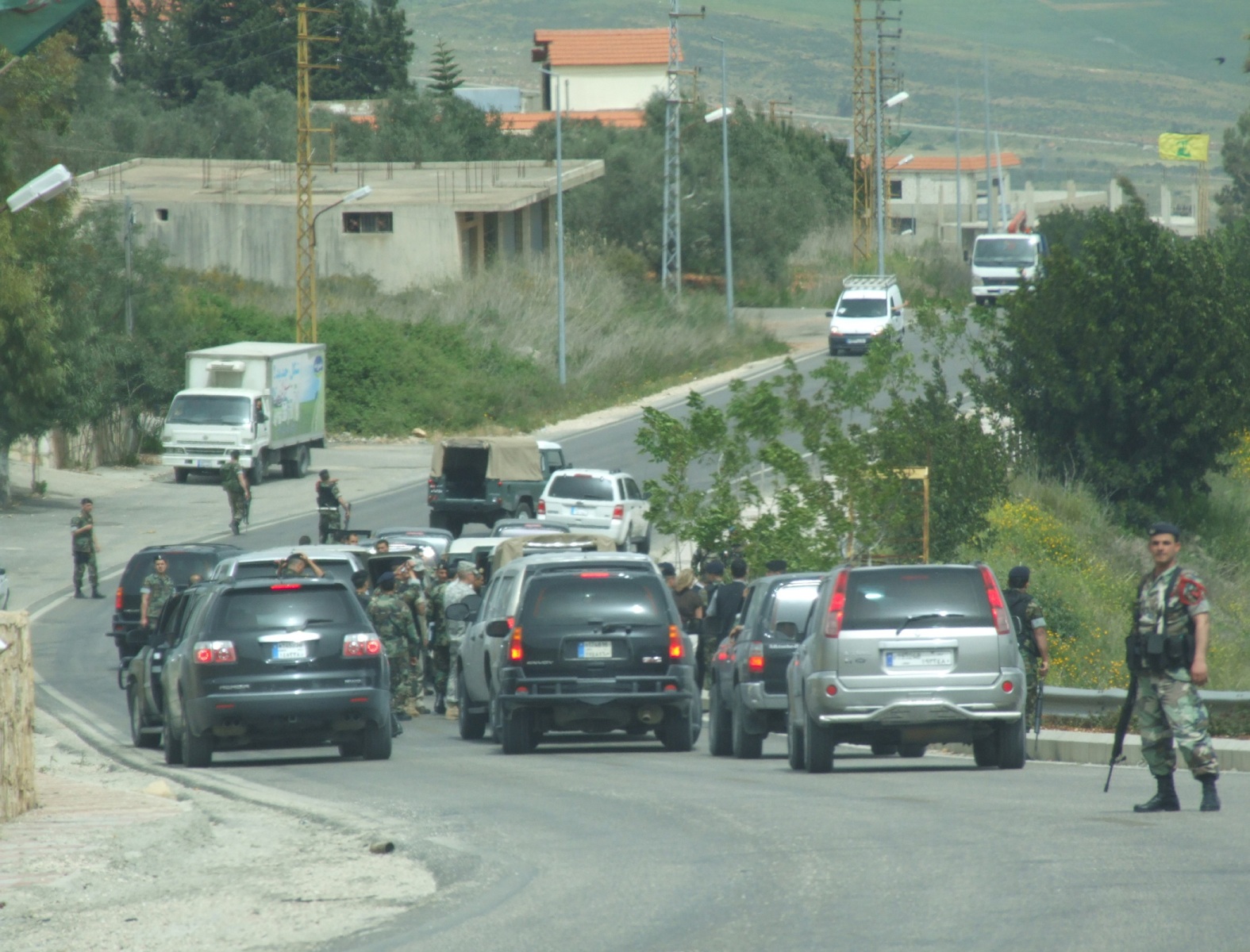 قائد المنطقة الوسطى في الجيوش الأميركية يجول جنوباً على الخط الأزرق
