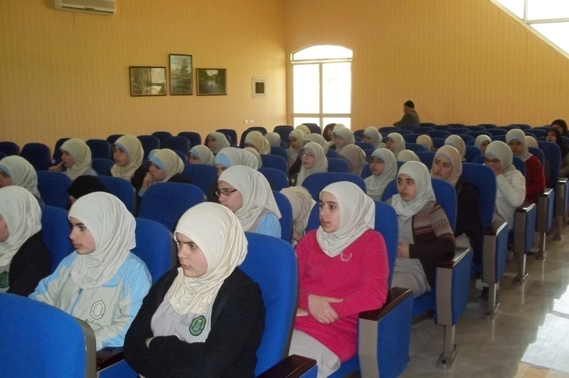 محاضرة حول أهمية الكتاب والمطالعة في مدرسة عيسى بن مريم