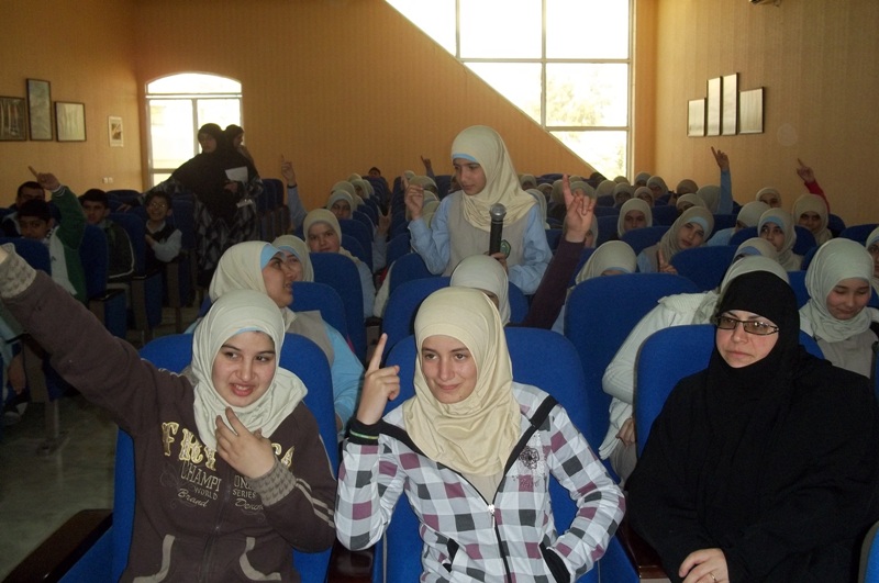 محاضرة حول أهمية الكتاب والمطالعة في مدرسة عيسى بن مريم
