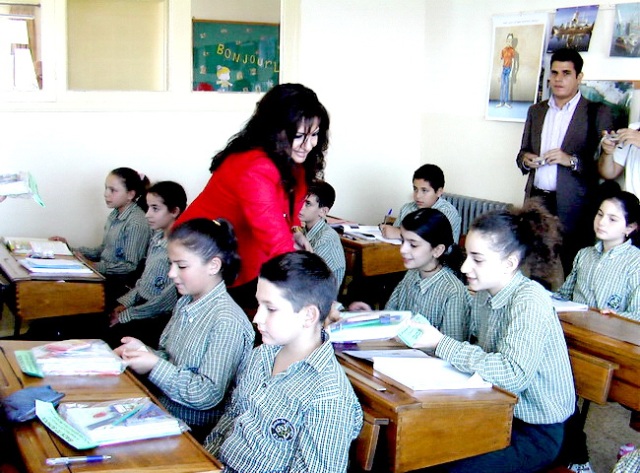 جمعية نور توزع هدايا على أطفال مدارس مرجعيون - أرشيف