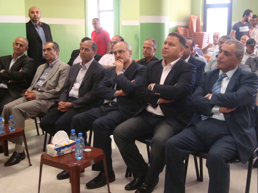 الوزير خليل في احتفال تسليممعدات طبية في الطيبة وبداالنائبان قاسم هاشم وعلي فياض