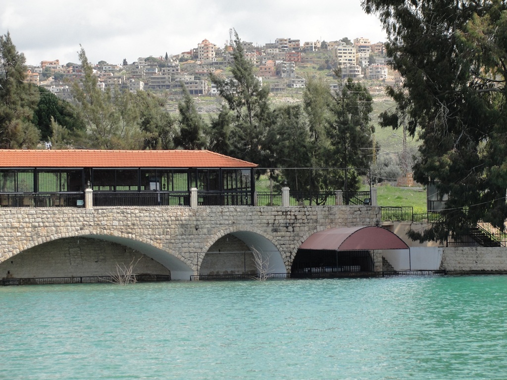 في عشق الخيام طعم الخلود