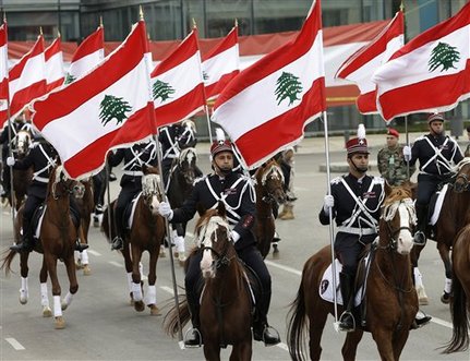 اليوم تمام بيك سلام في باريس بحذاء فرنسي وربطة عنق فرنسية وكل ما عليه من ثياب أيضاً ربما تكون فرنسية، أي إستقلال هذا الذي تحتفلون به كل عا