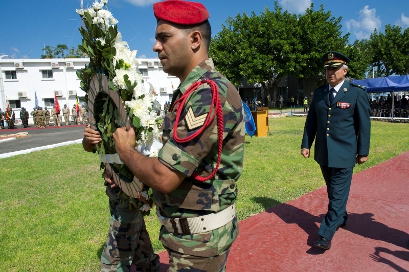 العميد شاهين يضع إكليلا من الزهر عند النصب التذكاري لشهداء اليونيفيل الذين ضحوا بحياتهم في سبيل خدمة السلام