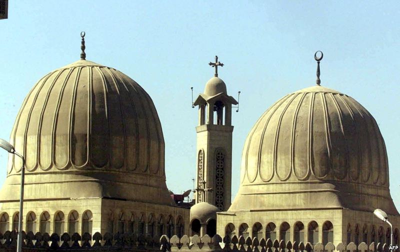 الجنس البشري عاش منذ الآف السنين من دون معتقد ديني وأستمر بالحياة. ونحن اليوم (فينا نعيش ) من غير مسجد