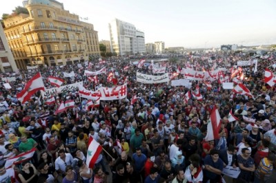 أحبائي الشباب .. العيون شاخصة إليكم والقلوب تستمد منكم نبضها، لقد بعثتم فينا أملاً حين قررتم أن تقولوا لا، لذا أرجوكم أن لا تتوقفوا