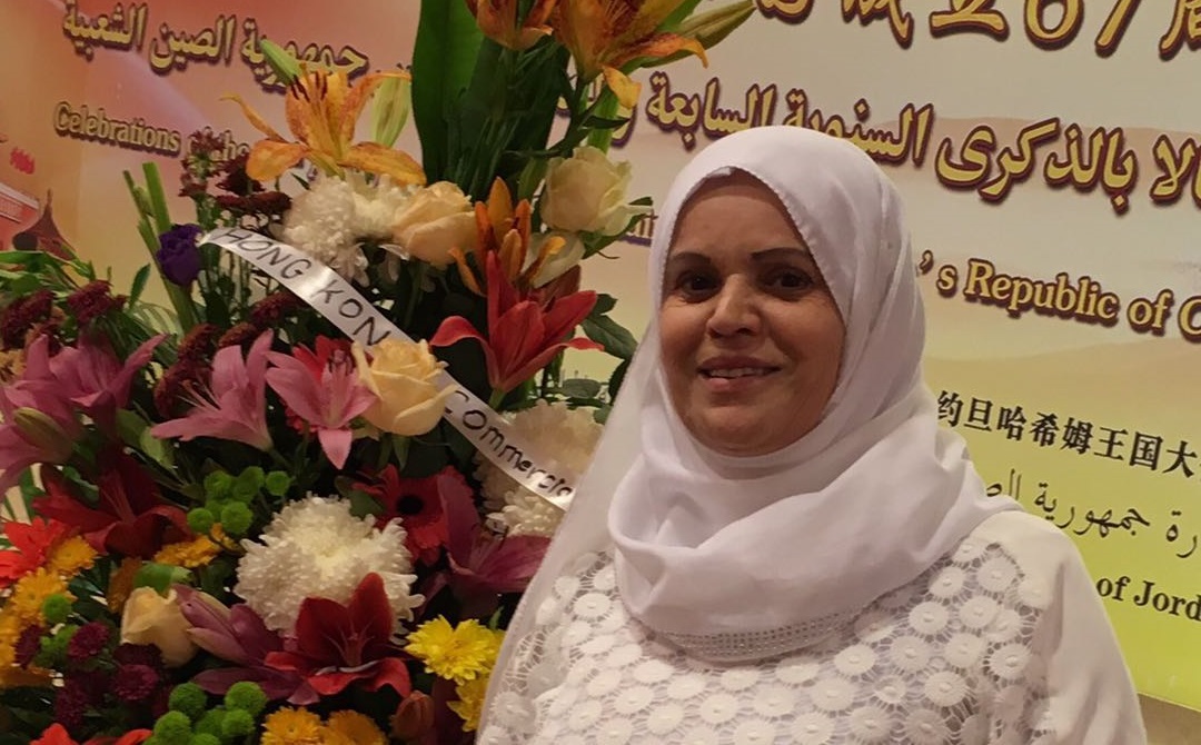 الكاتبة وفاء محمد علي ابو عباس: نحن جيل لم تتعلق قلوبنا لغير والدينا ولم نبك خلف المربيات عند سفرهم