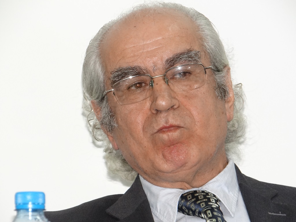 الكاتب أسعد غصن: شكراً من القلب لكل من عرف عن قرب العمالقة الثلاثة وترحّم عليهم.