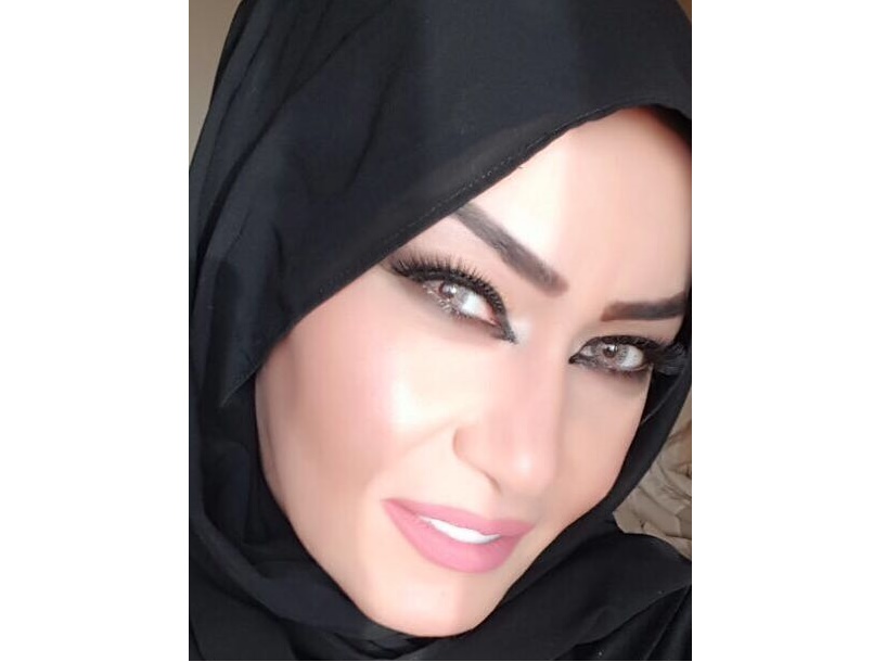 الشاعرة هدى صادق: عليّ أن أعد كم من وردة ذبلت وكم من عصفور نفق وكم من بيت تهدم وكم من قرميد تحطم في الخيام