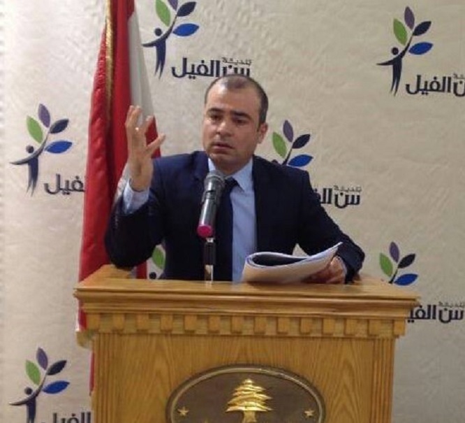 د علي نسر