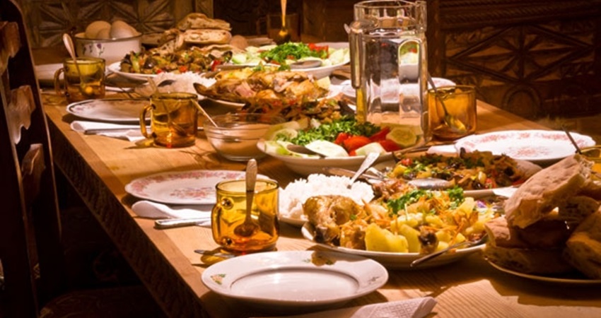 الاسراف والتفاخر.. مظاهر سلبية
