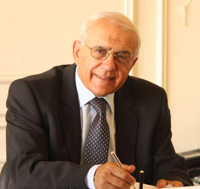 الاستاذ عزيز طربيه