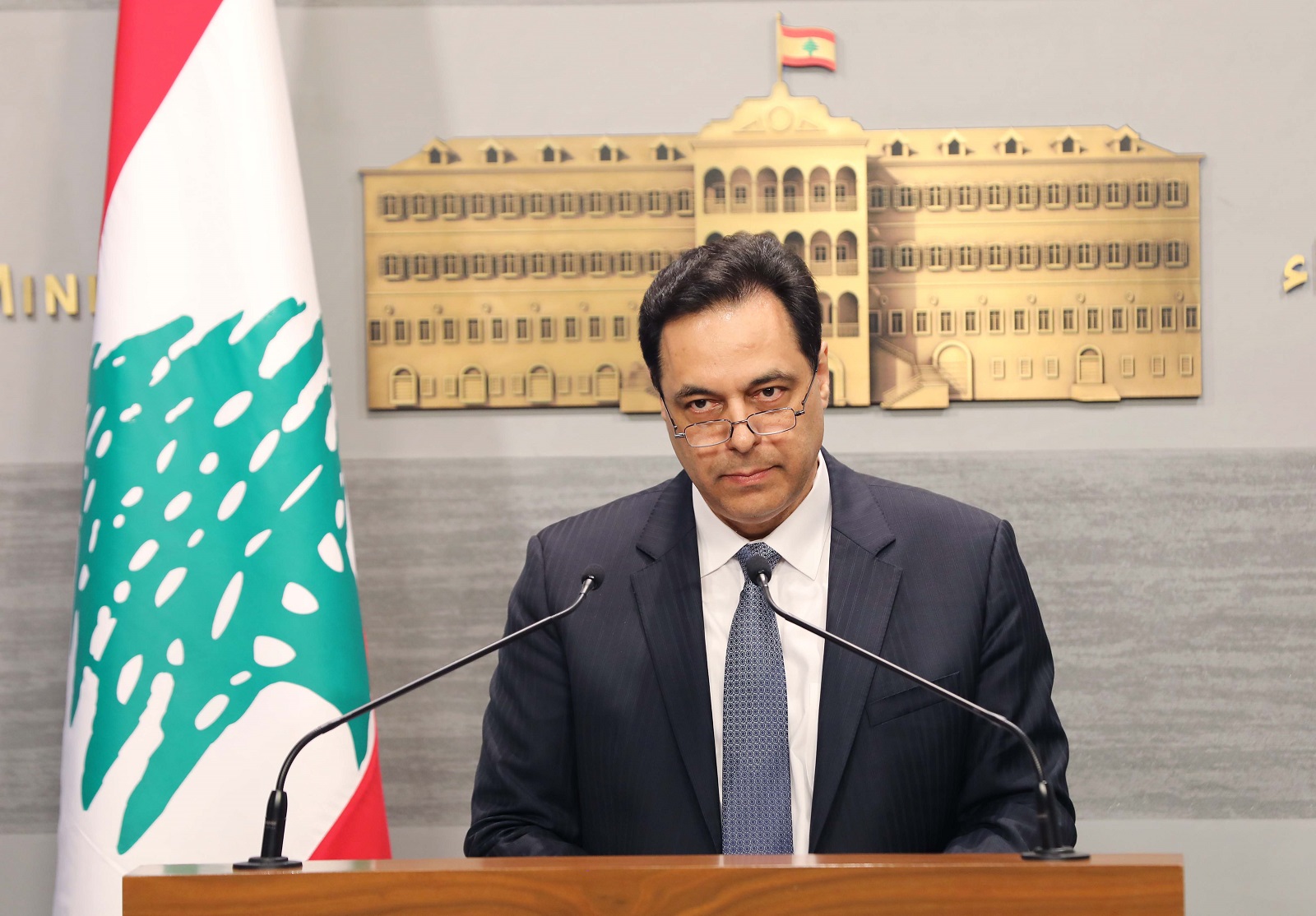 الرئيس  حسان دياب