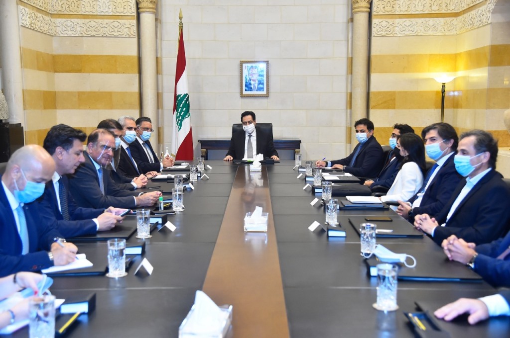 رئيس مجلس الوزراء الدكتور حسان دياب مترئساً اجتماعا ماليا تنسيقيا بحث في التفاوص القائم بين المصارف والمركزي والحكومة