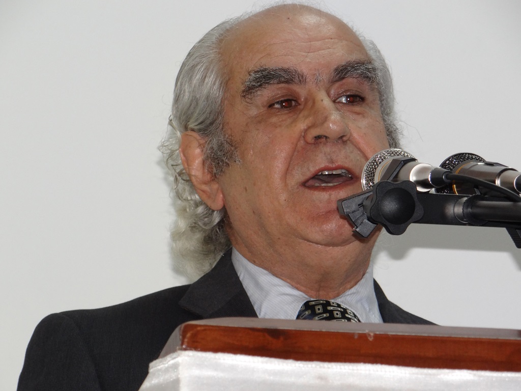 الكاتب أسعد غصن