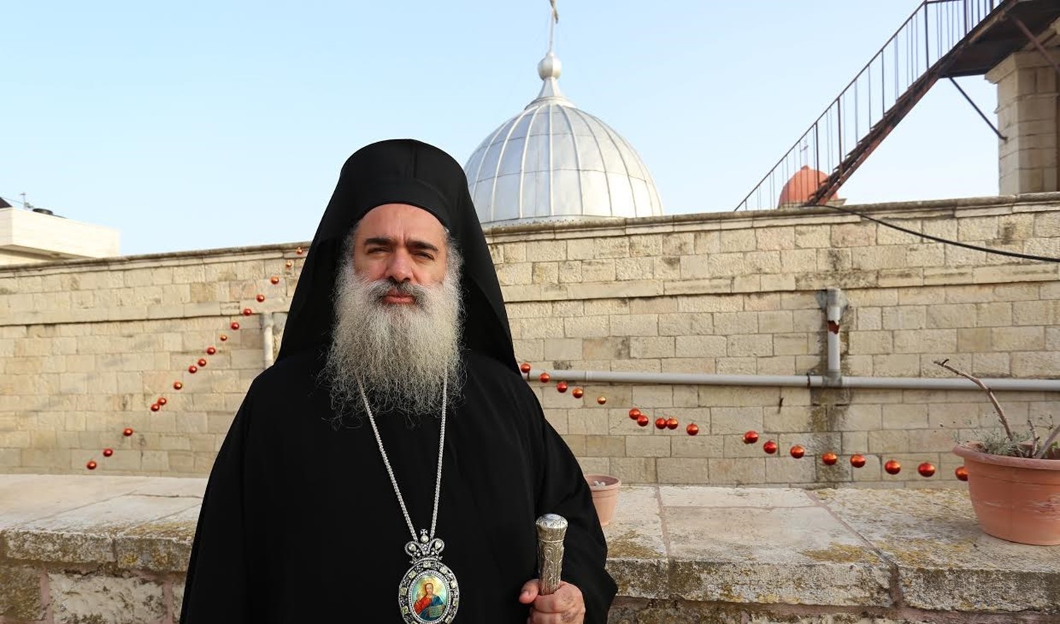 رئيس أساقفة سبسطية للروم الارثوذكس في مدينة القدس المحتلة المطران عطا الله حنا