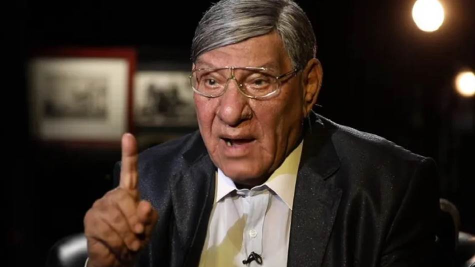 توفي الكاتب الصحافي والإعلامي المصري مفيد فوزي عن عمر (89 عاماً) بعد صراع مع المرض.
