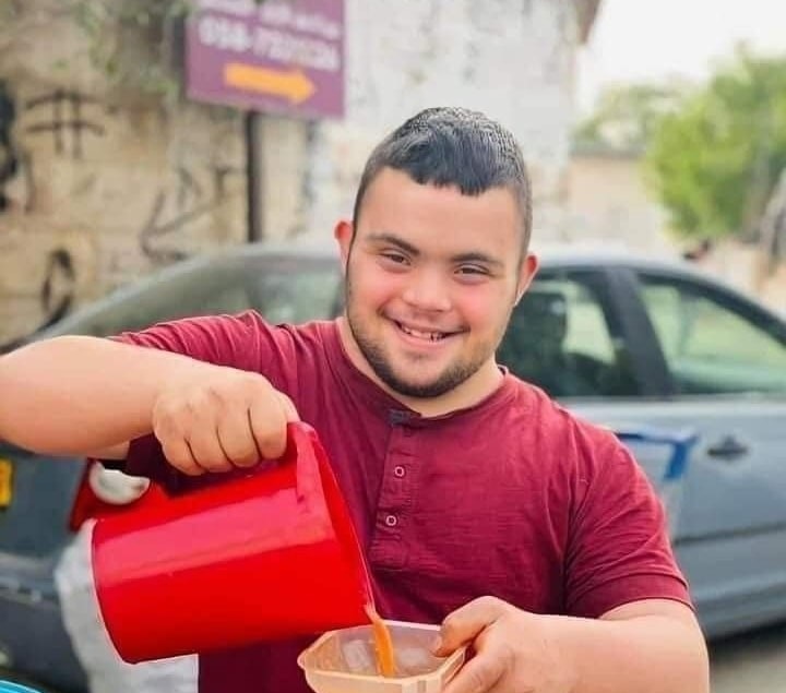 يا فتى فلسطين الحبيب ستهزمهم ايها الحبيب بإبتسامتك وبطهر قلبك ونقاء سريرتك