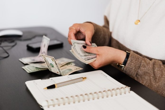 توفير المال باستخدام سخانات المياه بالطاقة الشمسية