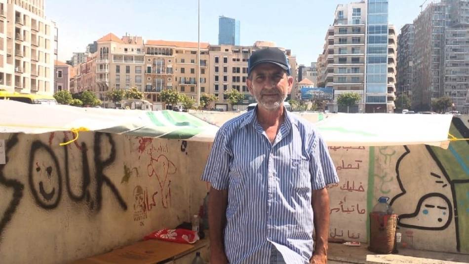 قامت القوى الأمنية بإزالة خيمته مرات ثلاث في الأسبوع الماضي (المدن)