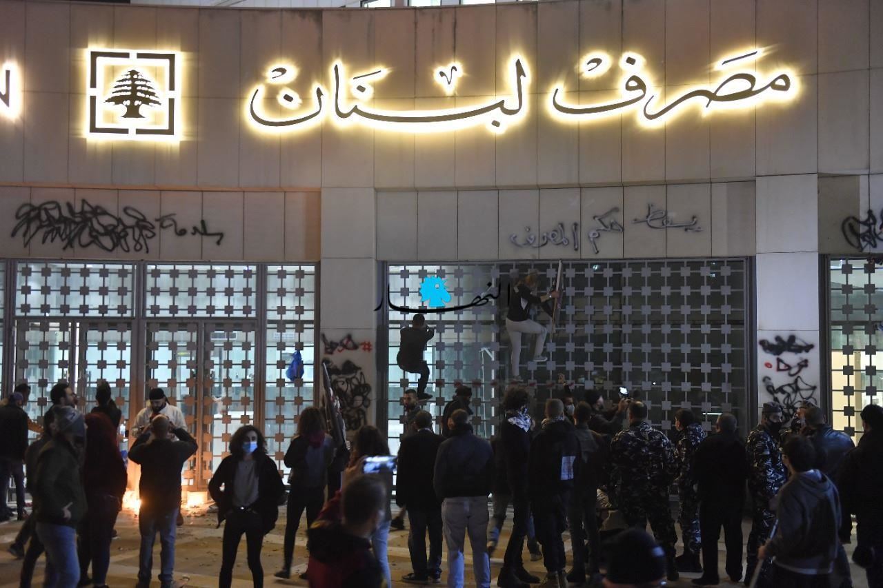 يكتسب ملف سلامة خلفية سياسية بامتياز ويجري استغلال الموقع في عملية ابتزاز واضحة