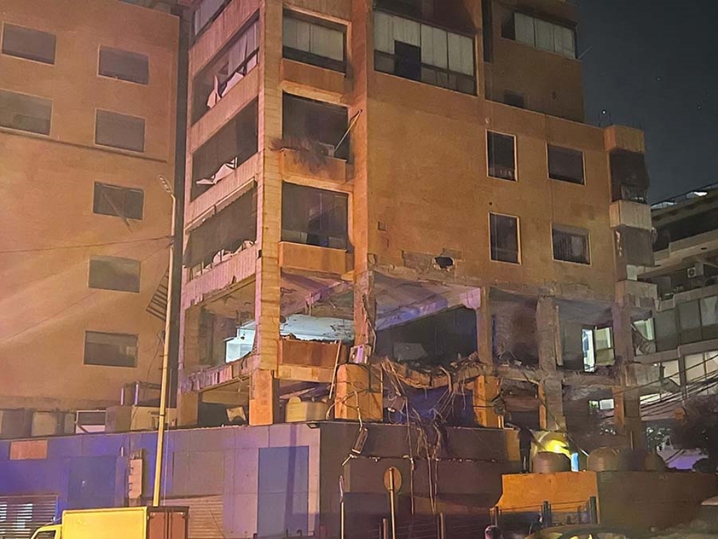 استهدفت إسرائيل أول من أمس أحد مكاتب قناة «الميادين» في منطقة الجناح