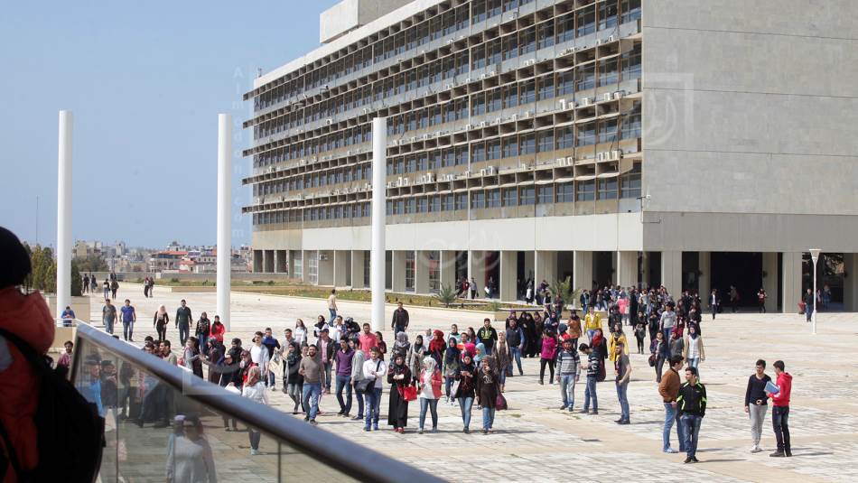 طلاب الجامعات لا يملكون الكثير من الفرص لإيجاد عمل بعد تخرّجهم (المدن)