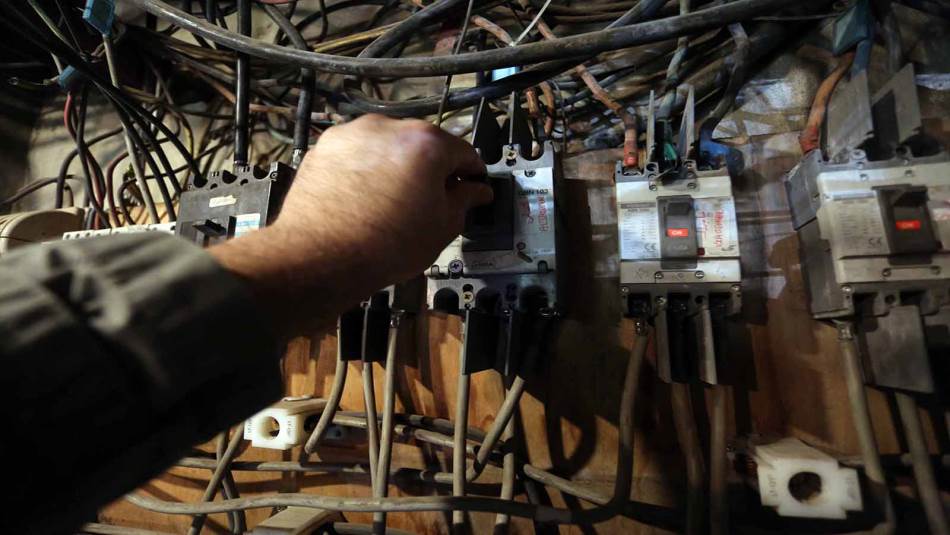 سجل العام الماضي أكثر من 300 محضر ضبط لمخالفات المولدات(ريشار سمور)