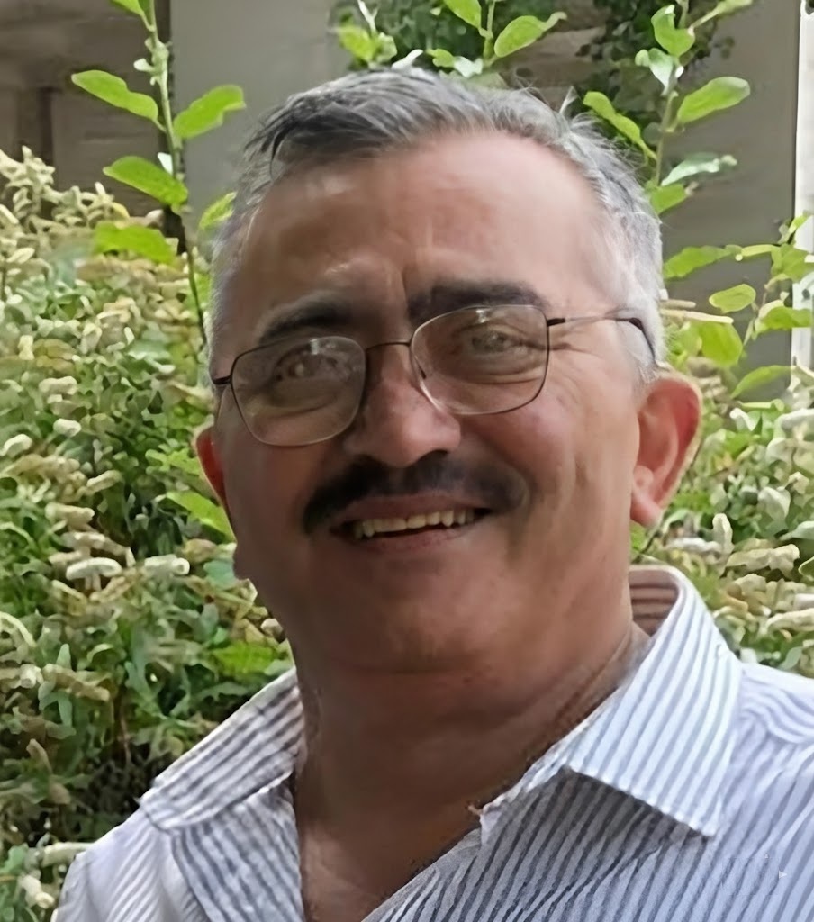 فقيد الاغتراب الغالي المأسوف عليه المرحوم أحمد فايز عطية