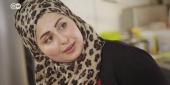 ملكة جزماتي.. جسّدت احدى قصص النجاح الباهرة للاجئين